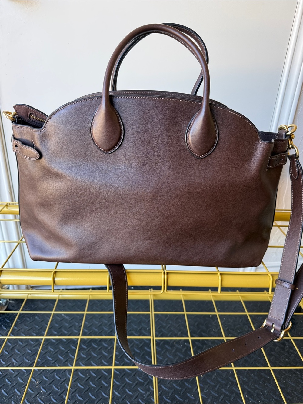 Coach Soft Empire Carryall 40 Brown Satchel Like New - Picture 4 of 5